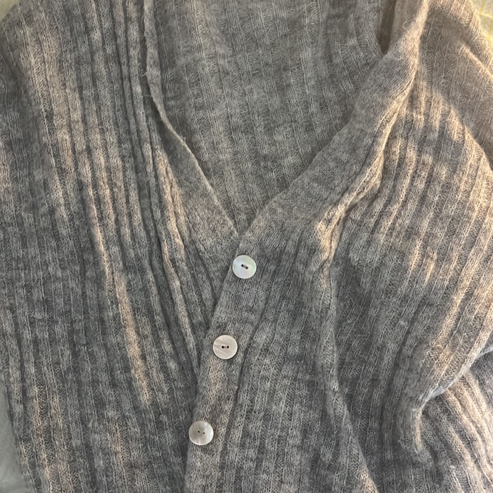 Cardigan Parton - Picture 6 of 6